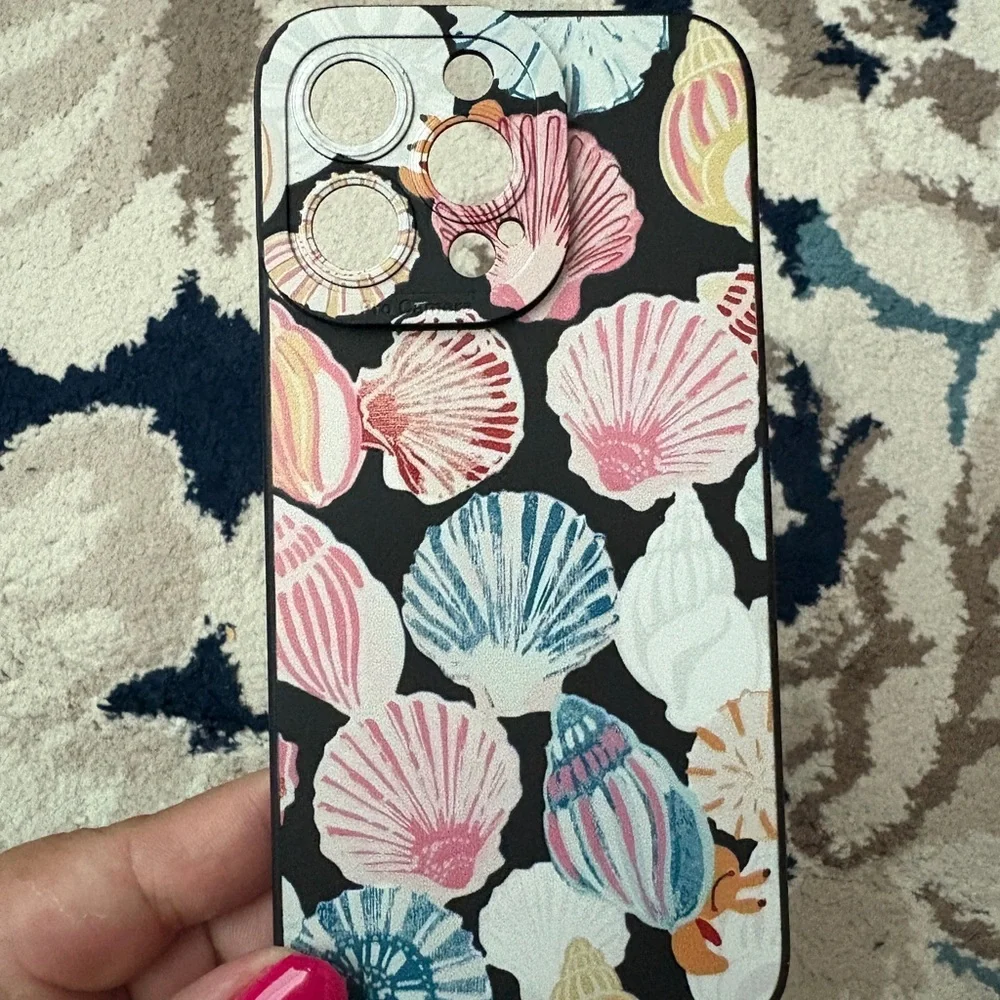 Black Seashell Pattern iPhone Cover